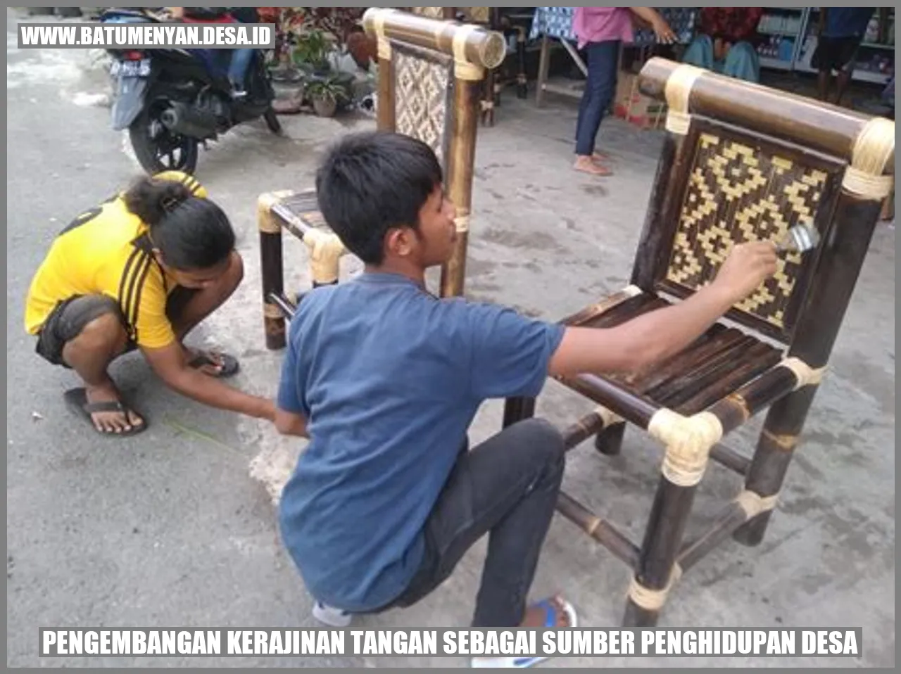 Pengembangan Kerajinan Tangan sebagai Sumber Penghidupan Desa