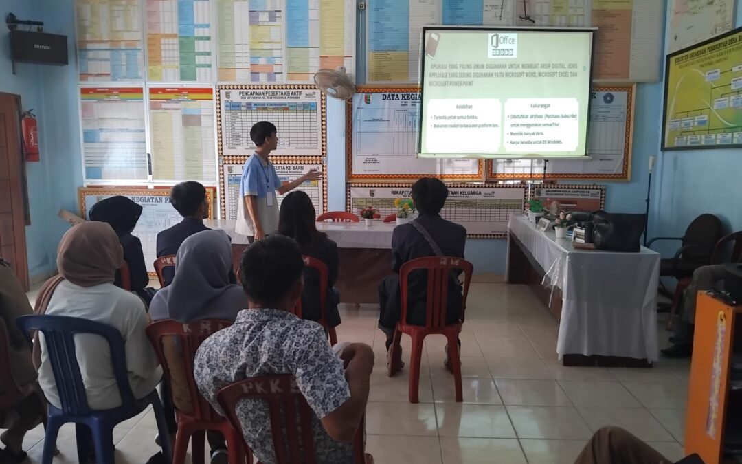 Mahasiswa PKPM IIB Darmajaya Sosialisasikan Teknologi Paperless di Desa Batu Menyan