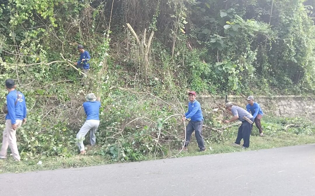 Pemerintah Desa Batu Menyan Gelar Bakti Sosial Jumat Bersih Sambut Kunjungan Kepala Staf Angkatan Laut dan Menteri Pertanian RI
