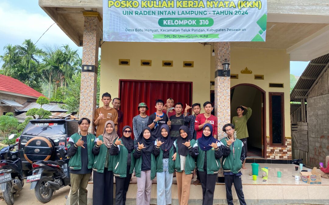 Mahasiswa KKN UIN RIL Kelompok 310 Bersama Pemuda Dusun Gelar Gotong Royong Bersihkan Makam Dusun Marga Dalom