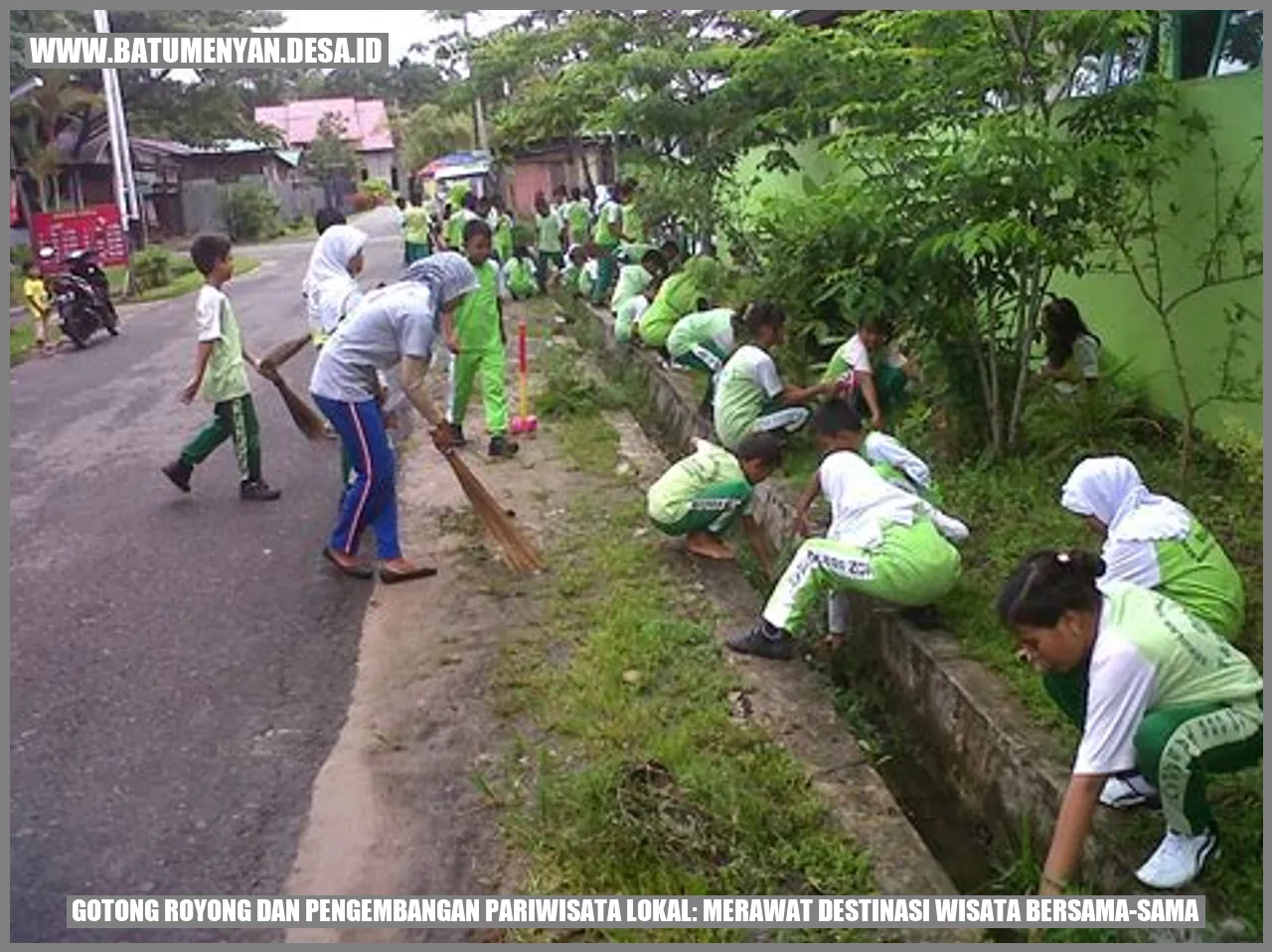 Gotong Royong dan Pengembangan Pariwisata Lokal: Merawat Destinasi Wisata Bersama-sama