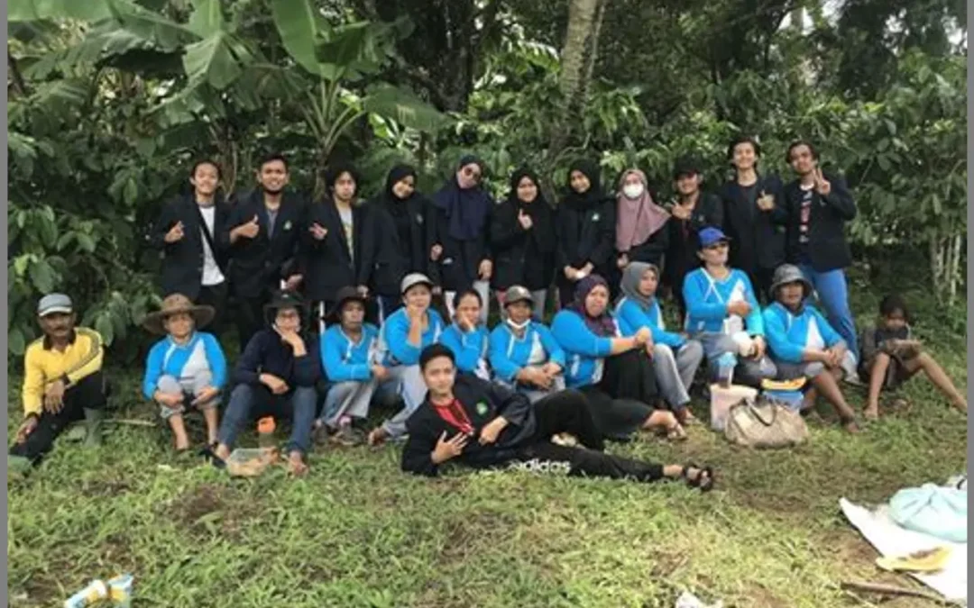 Meningkatkan Kreativitas Melalui Penanaman Tanaman Hias Komunitas dalam PKK
