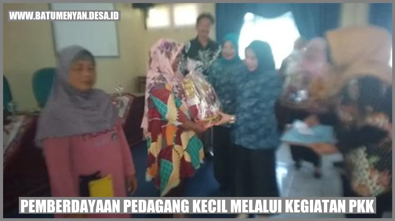 Gambar Pemberdayaan Pedagang Kecil melalui Kegiatan PKK